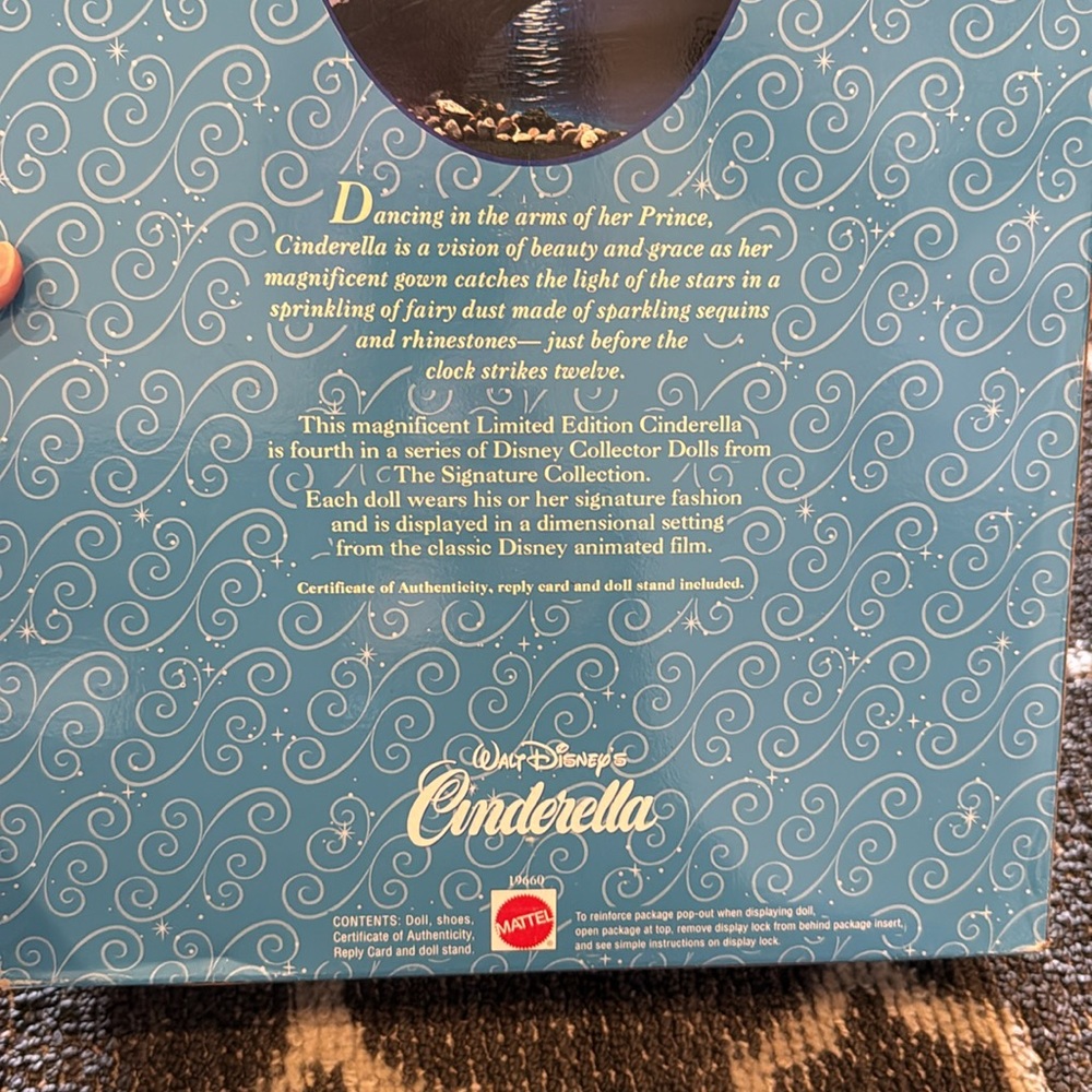 Cinderella Barbie Signature Collection - Picture 7 of 9